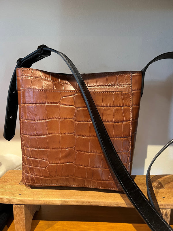 Small Front Pocket Messenger | Hickory Gator