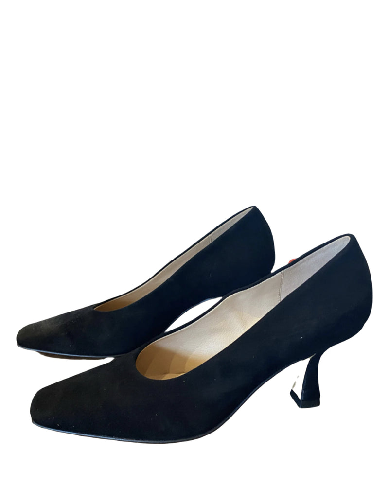 Charm Suede Pump | Black