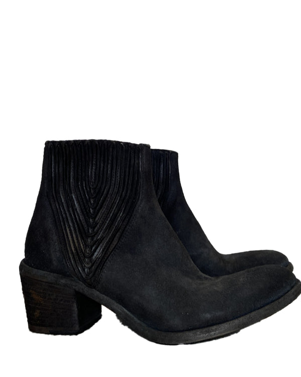 Pat Boot | Black Suede