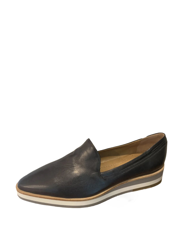 Lisa Pointed Toe Loafer | Grey